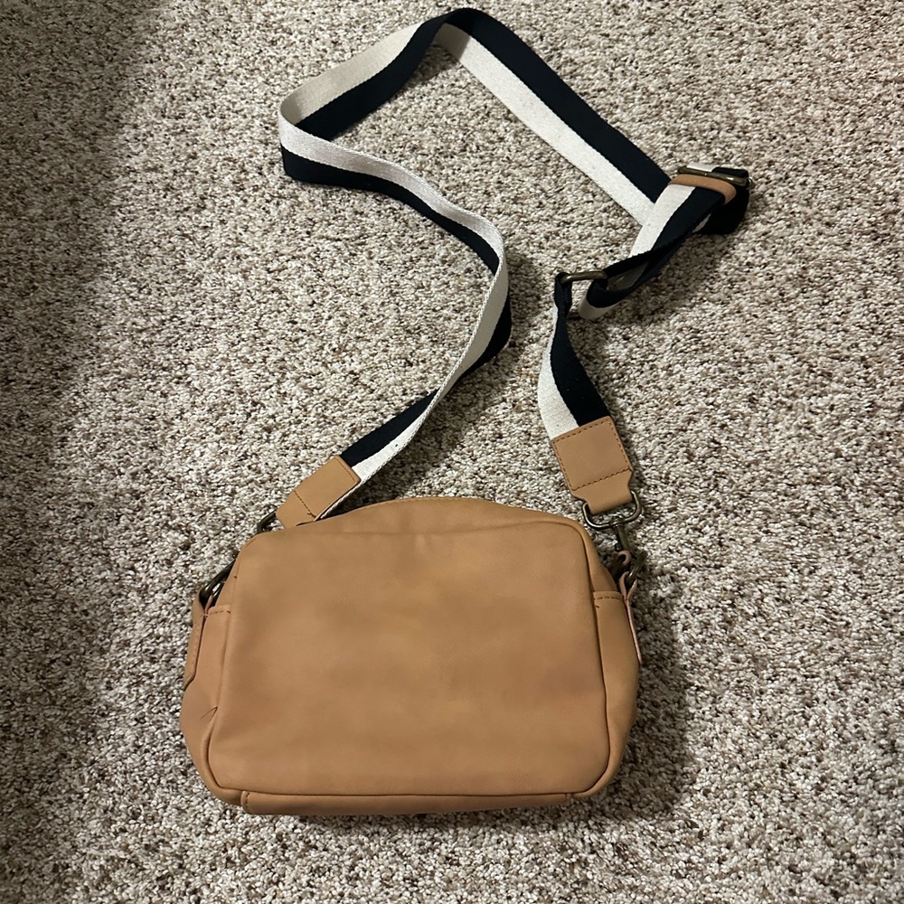 Universal Thread Tan Crossbody Bag with Black and White Strap